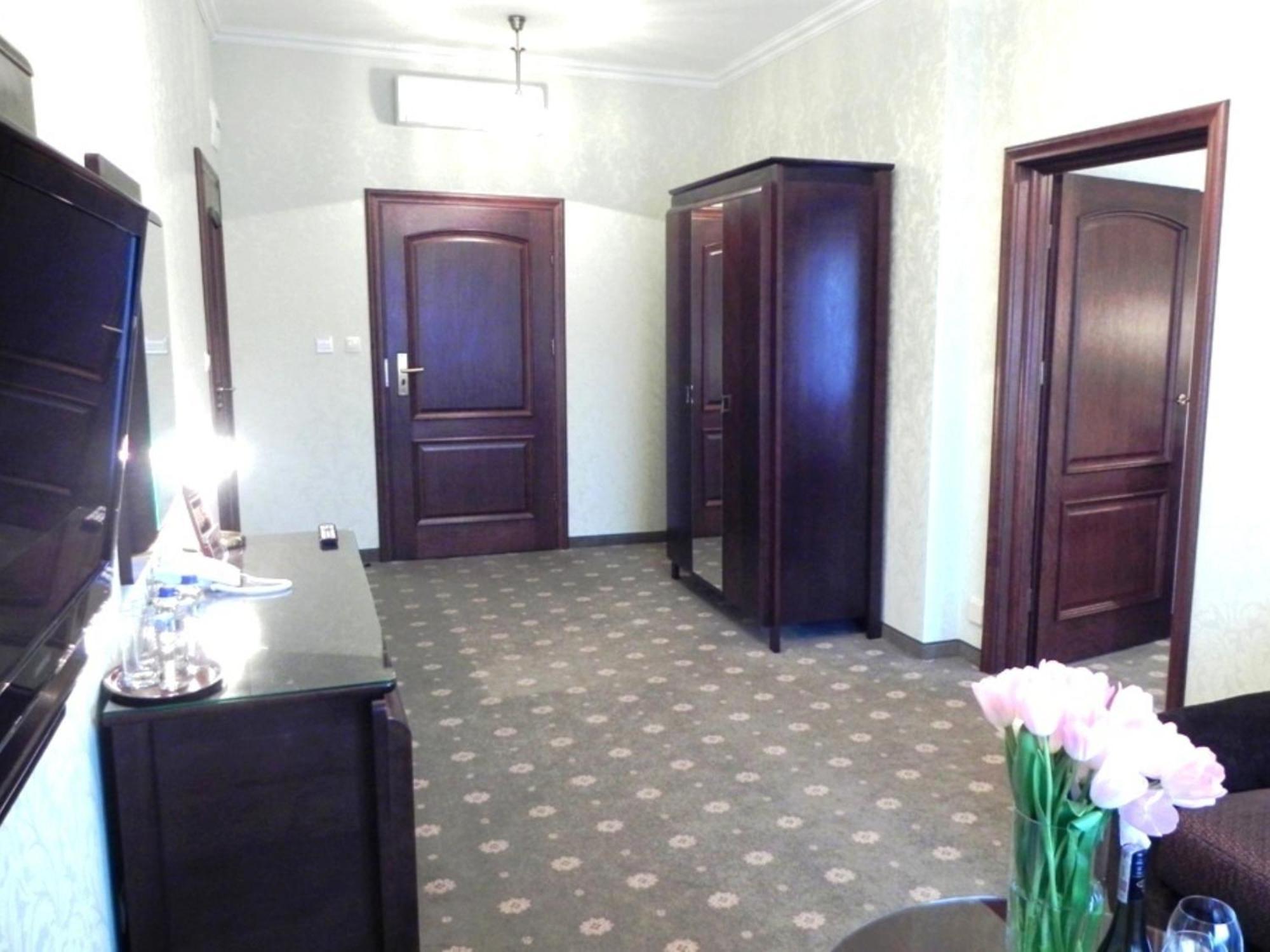 Willa Zagórze Okuniew Exterior foto